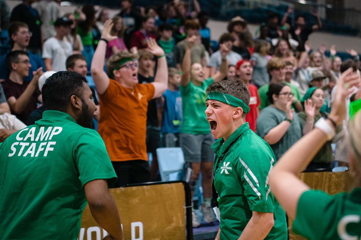 Teen Extreme green team cheering